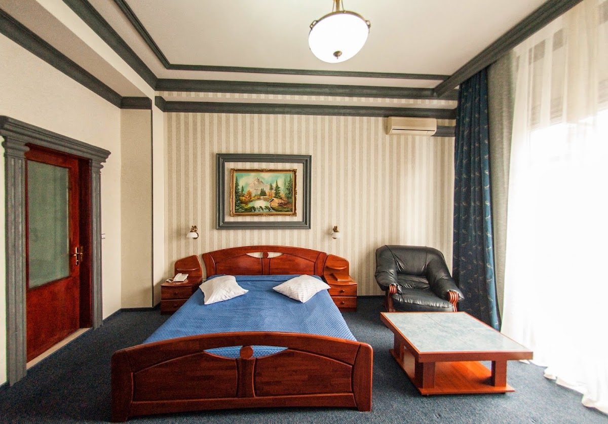 Bucharest Comfort Suites Hotel