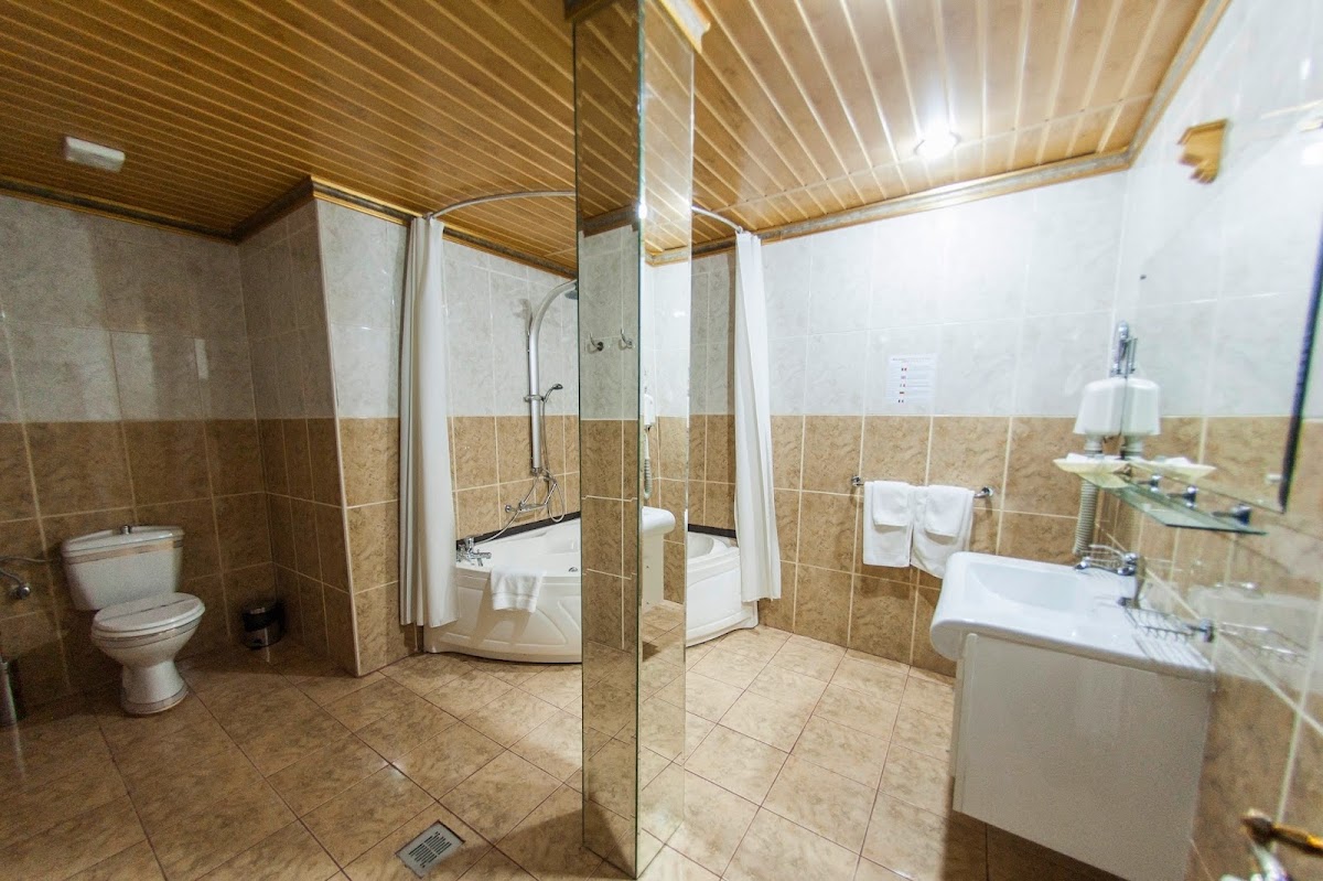 Bucharest Comfort Suites Hotel
