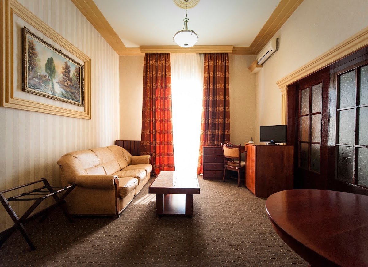 Bucharest Comfort Suites Hotel