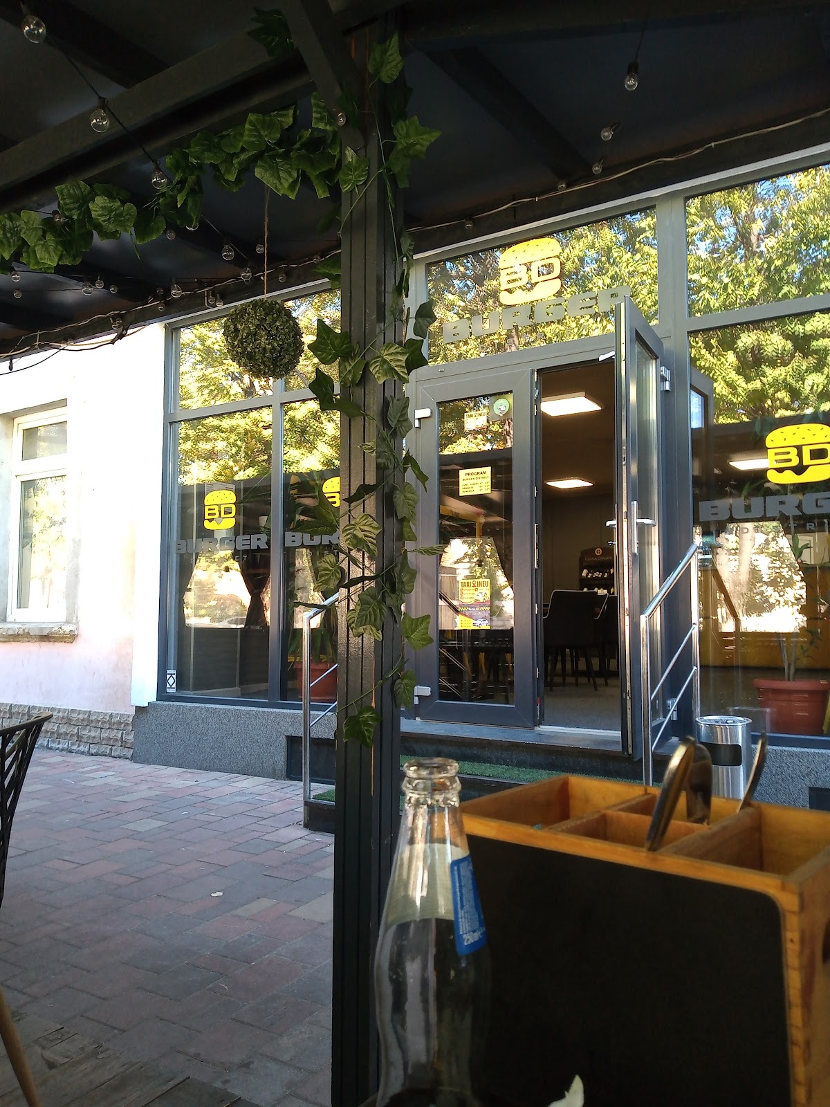 Burger District - foto 1