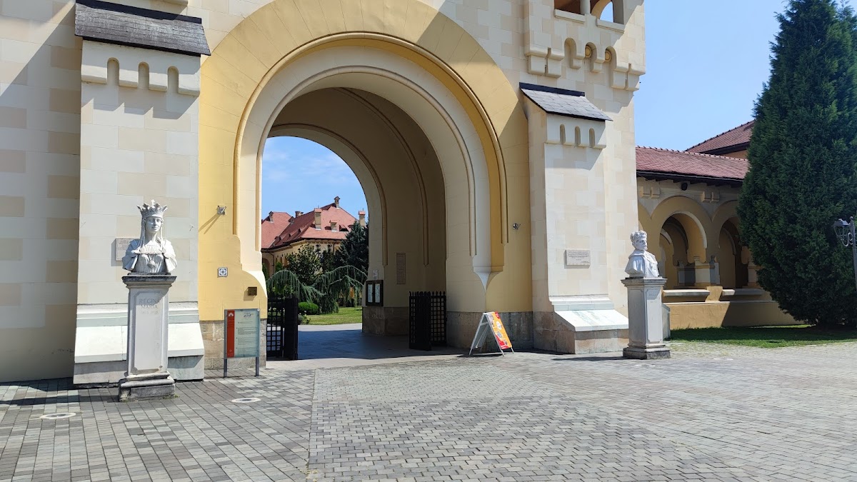 Mária Királynő Mellszobra - foto 5