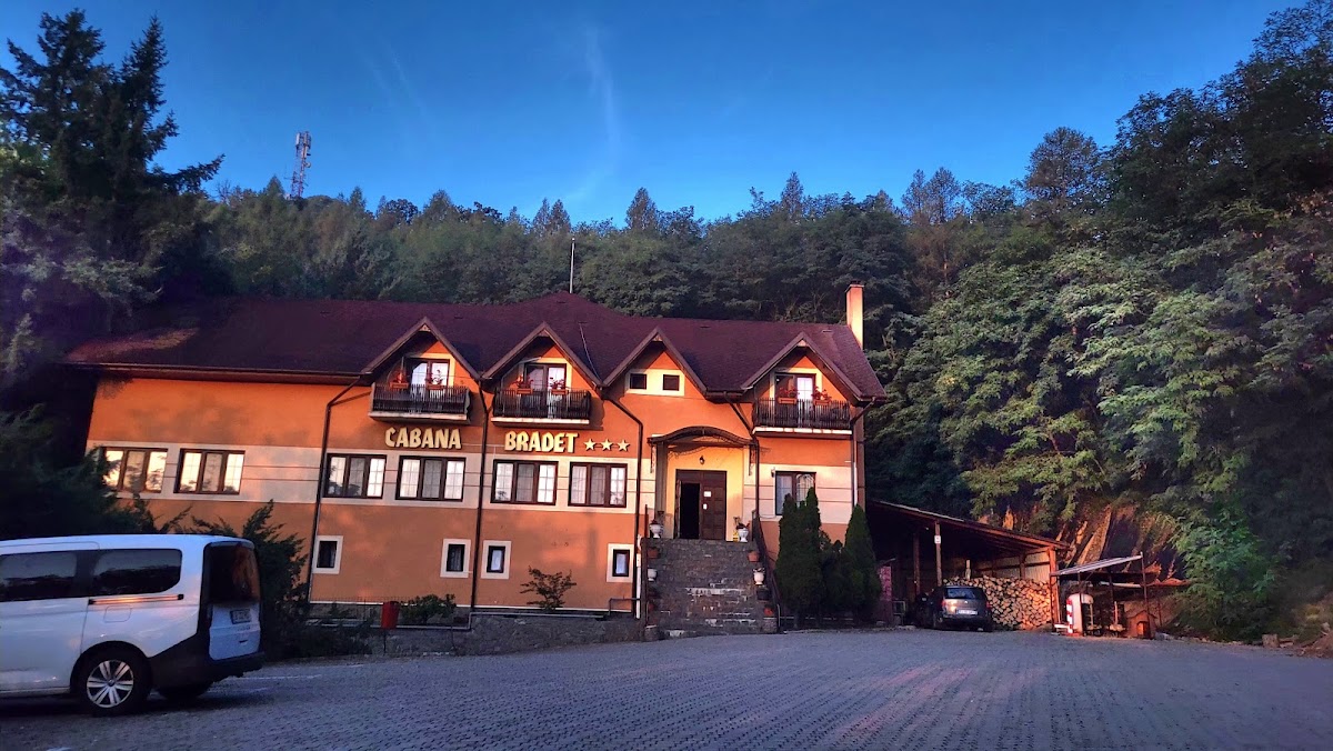 Cabana Brădet - foto 1