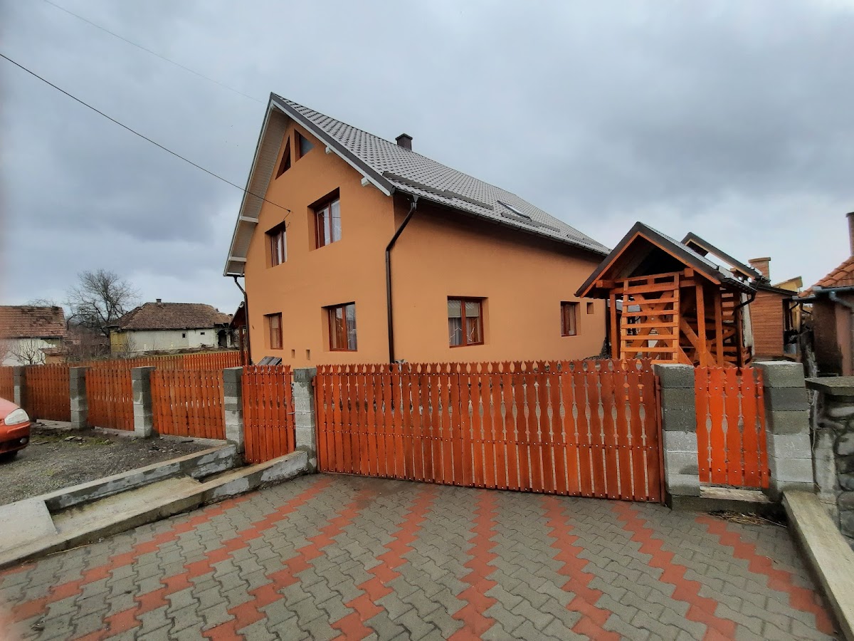 Cabana/Casa Tekla, Aluniş