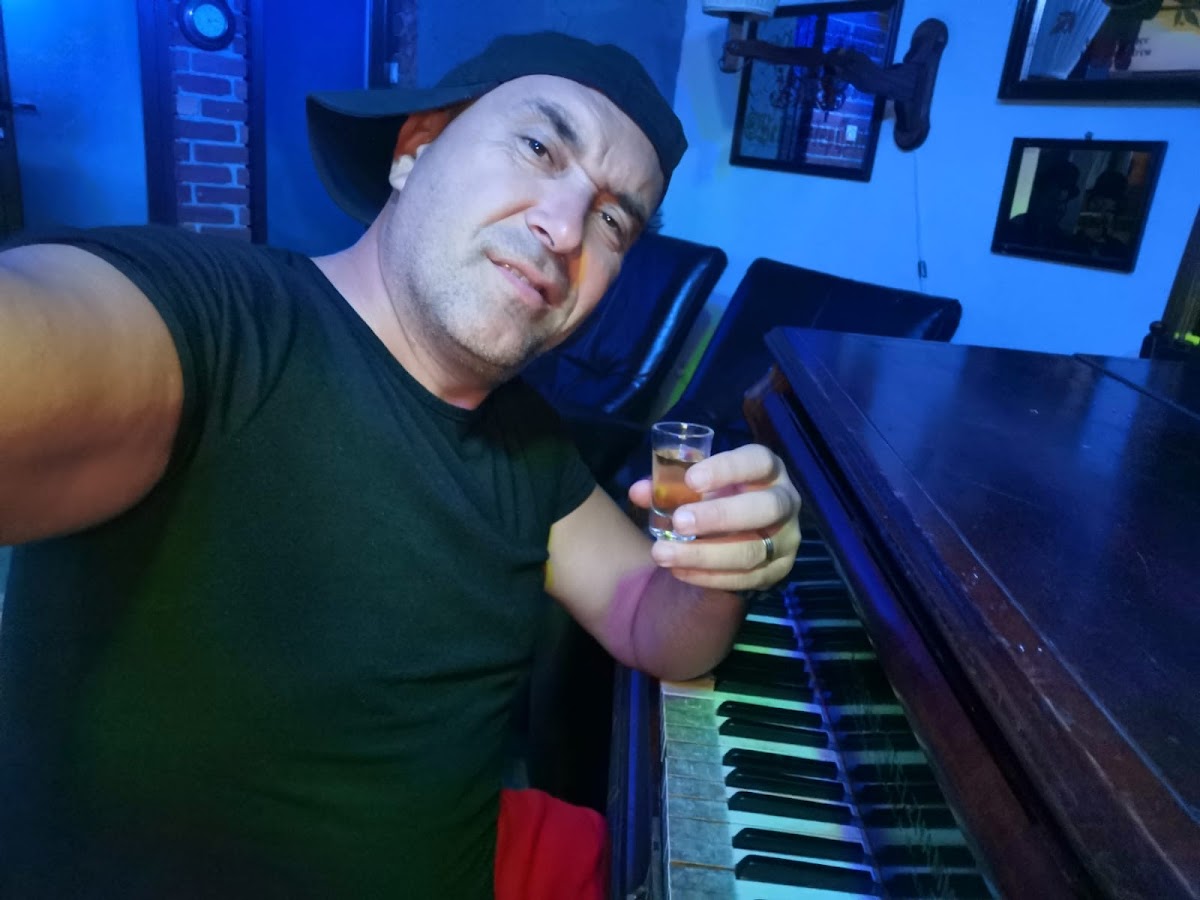 Cabana La 4 Foi - Szállás Baisoara-ban, Medence és Jakuzzi