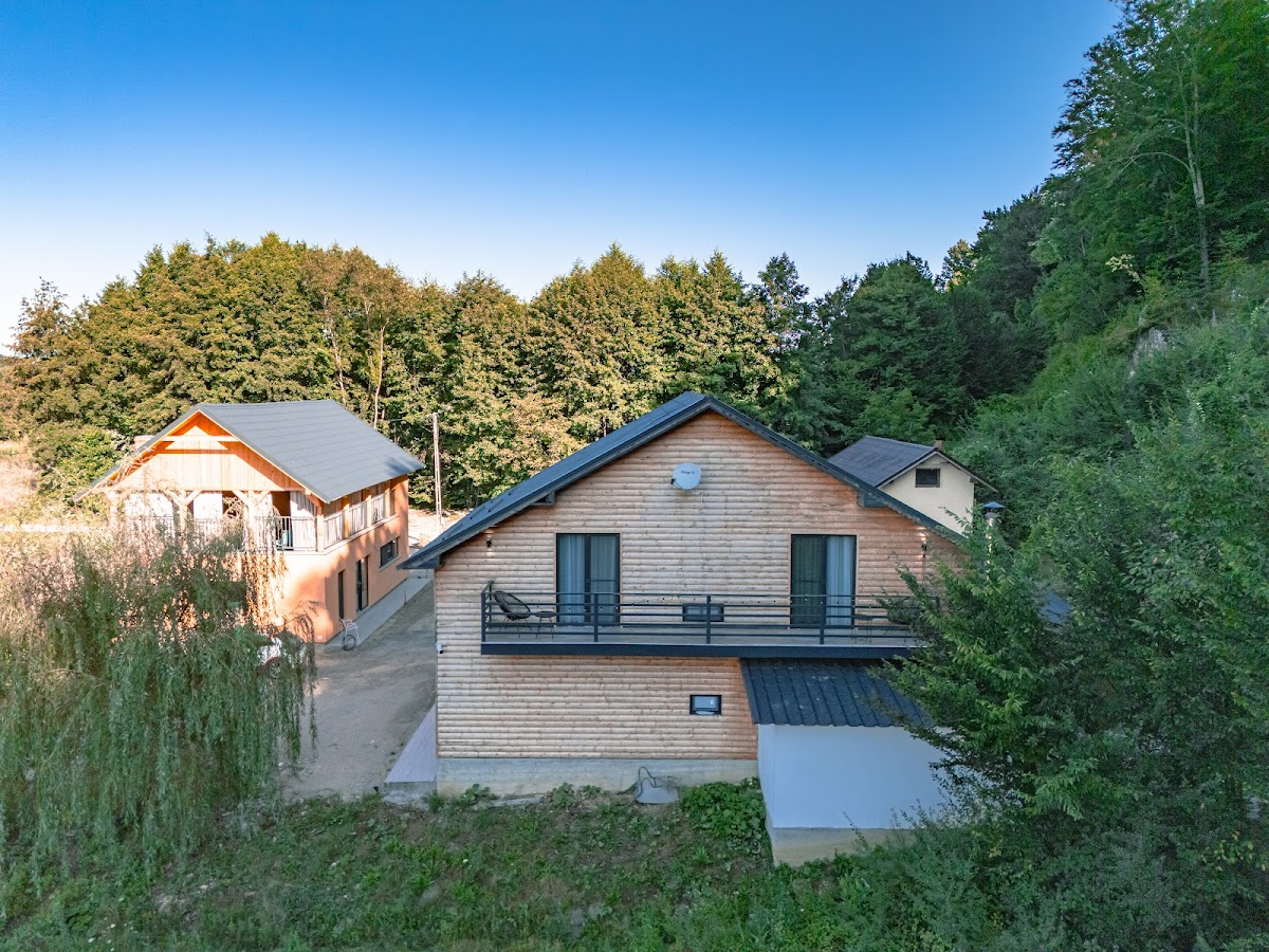 Cabana La Izvor Căbești, Căbeşti