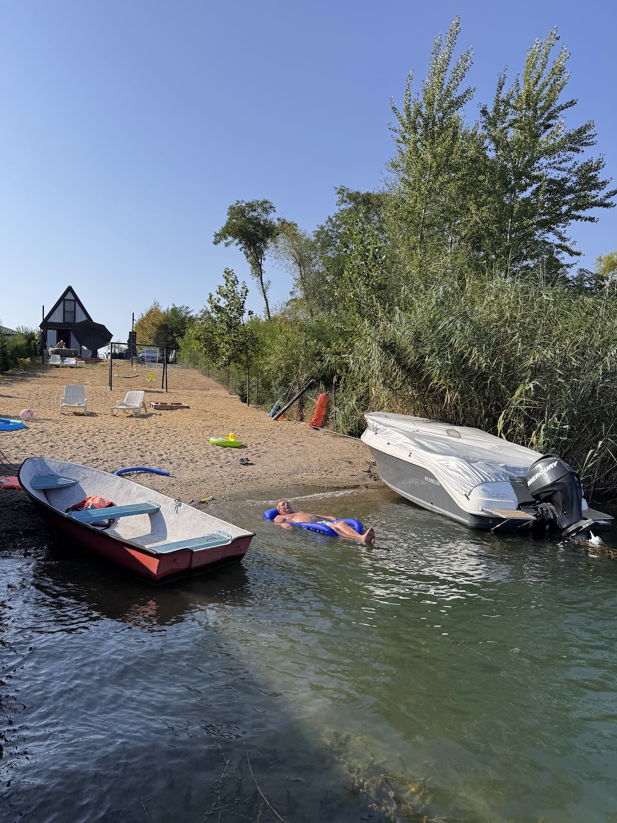 Cabana Lac Apa Stefania