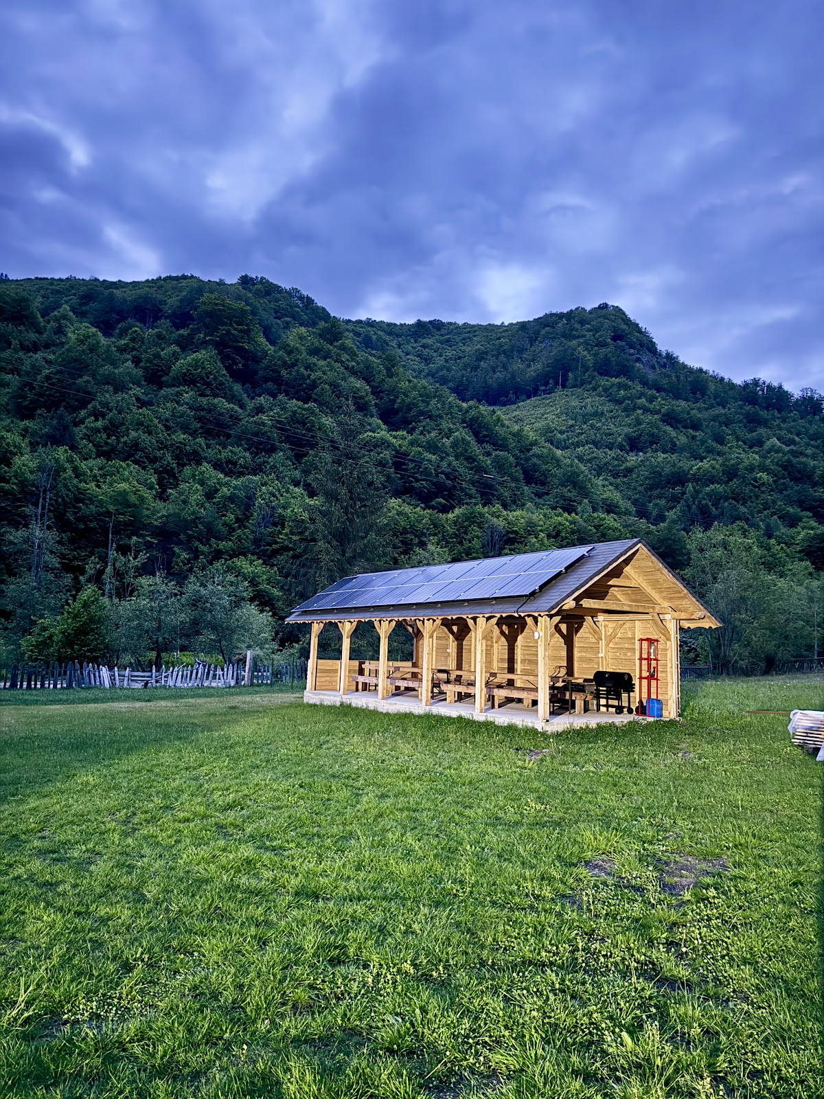 Cabana Laica, Petrila