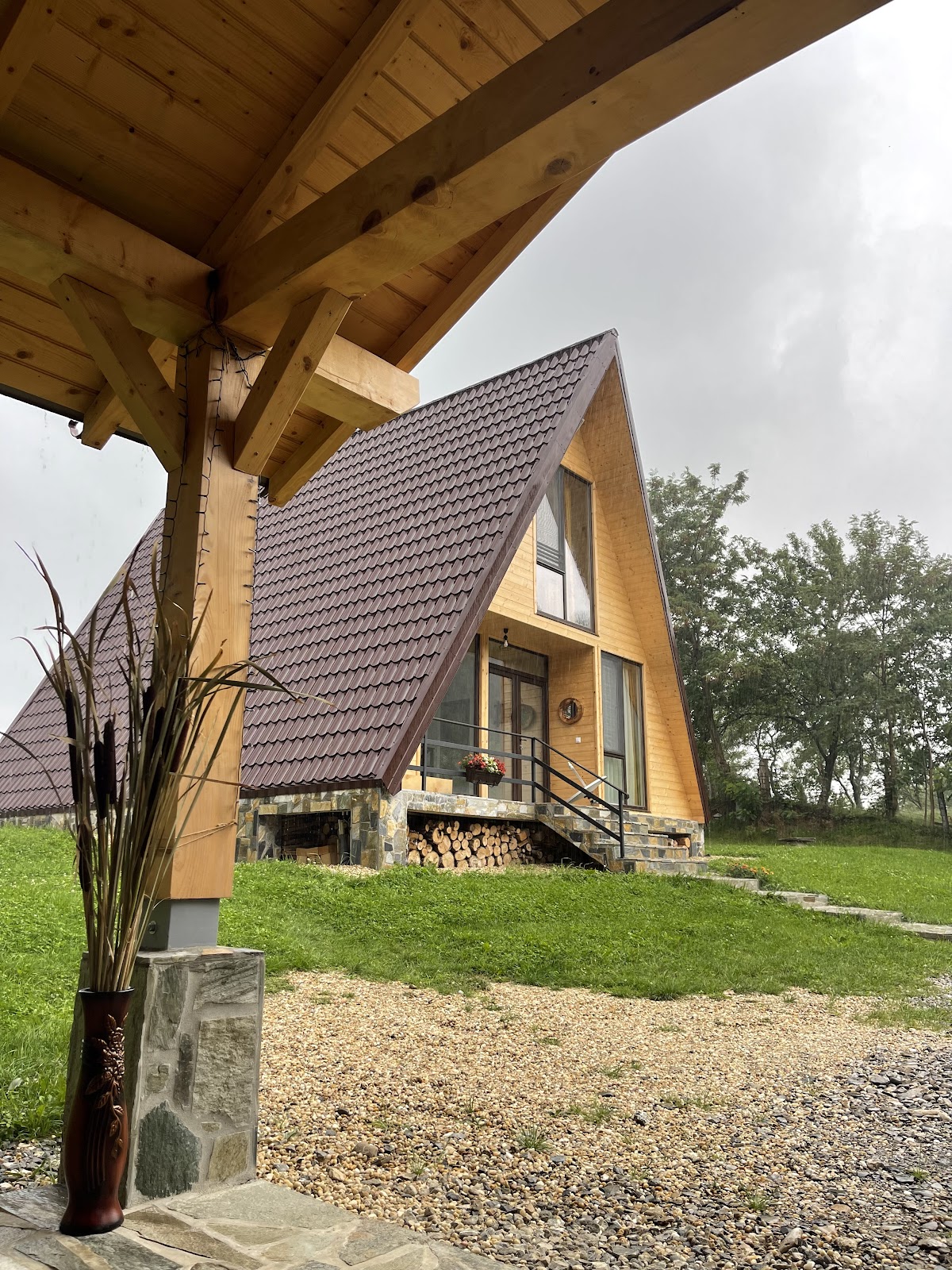 Cabana Loris, Brebu