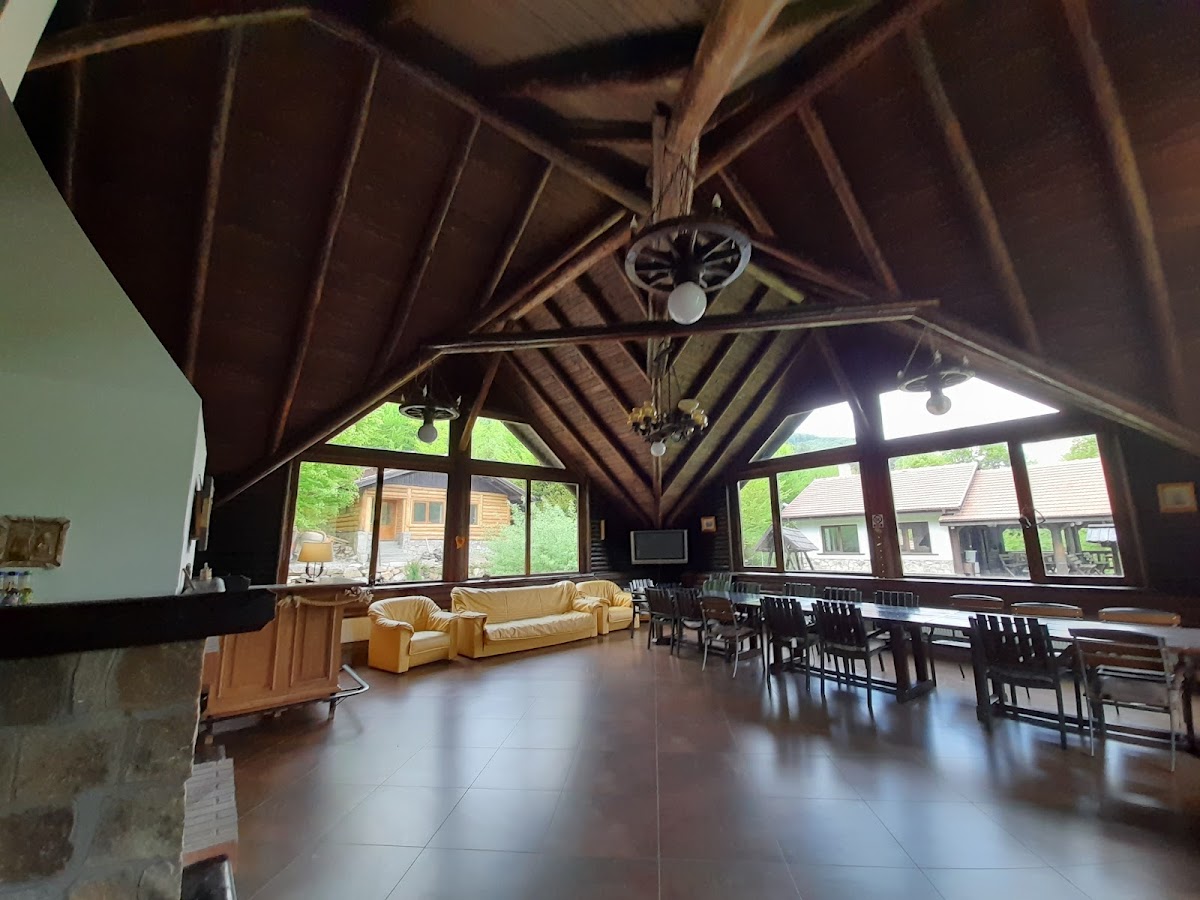 Cabana Mistrețul - foto 3