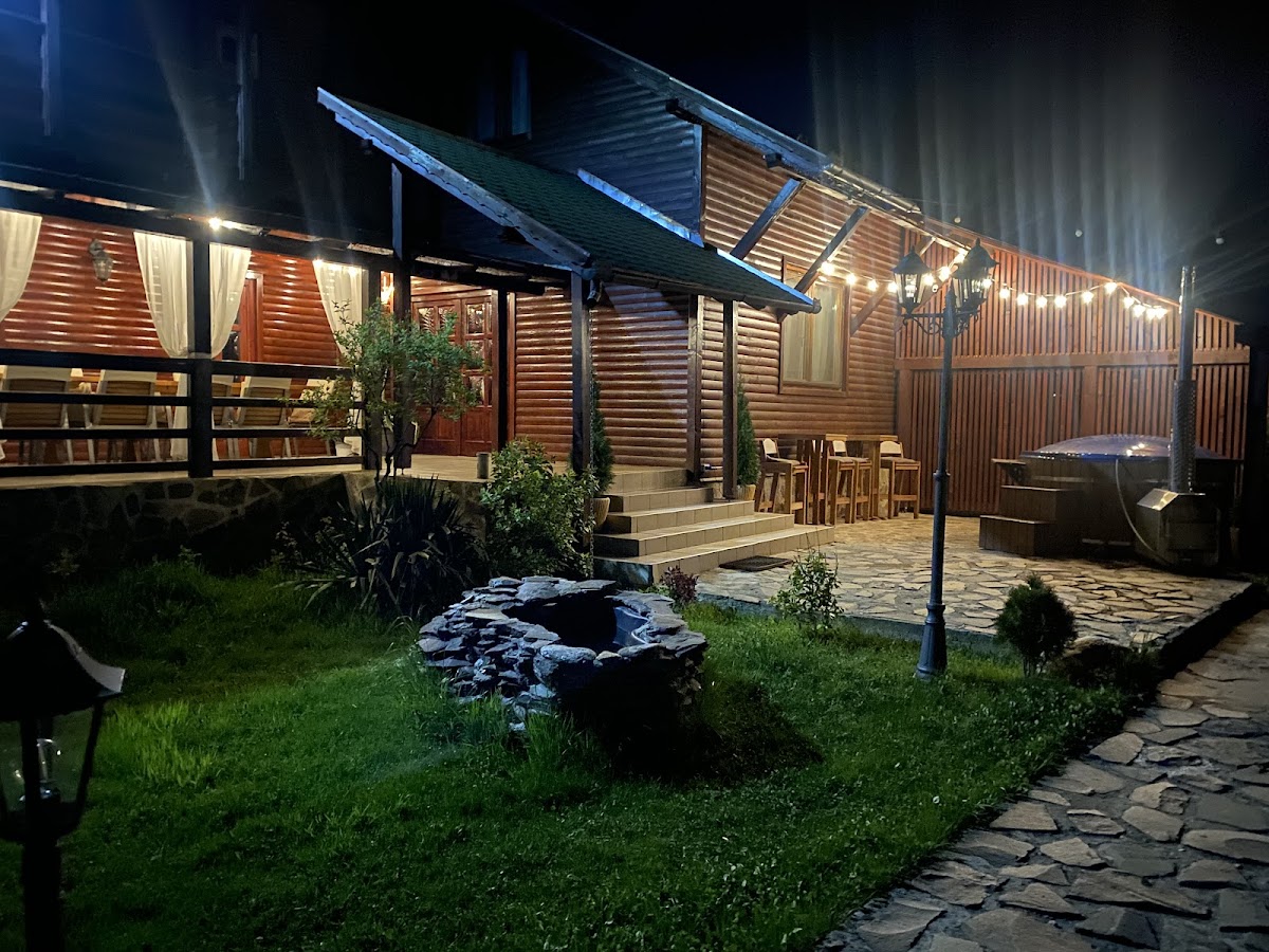 Cabana Poarta Mărginimii - foto 1