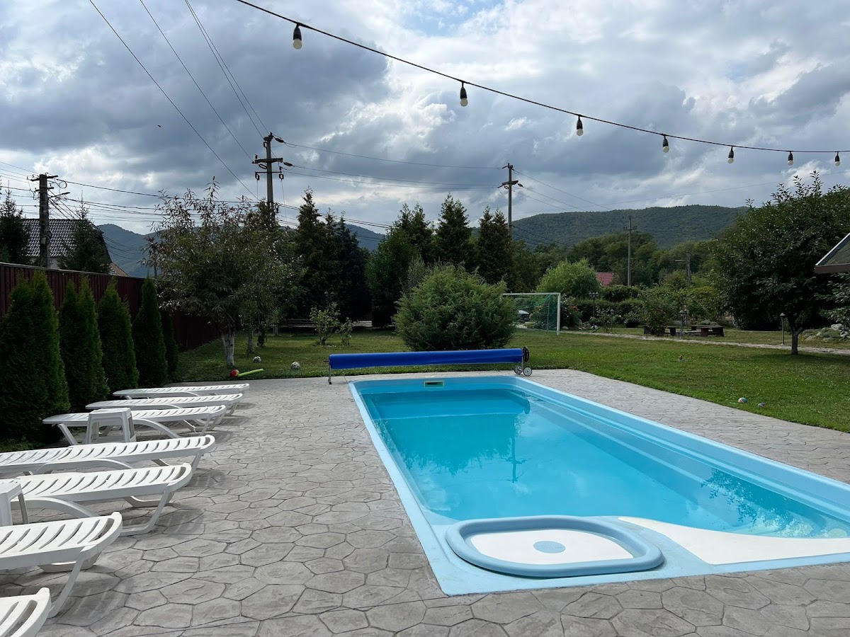 Cabana Poarta Mărginimii - foto 3