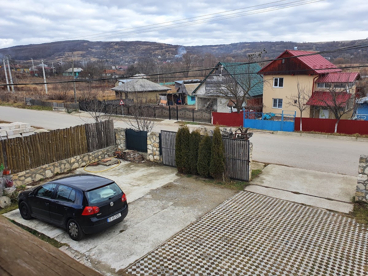 Cabane Rădăcină, Dobrovăţ