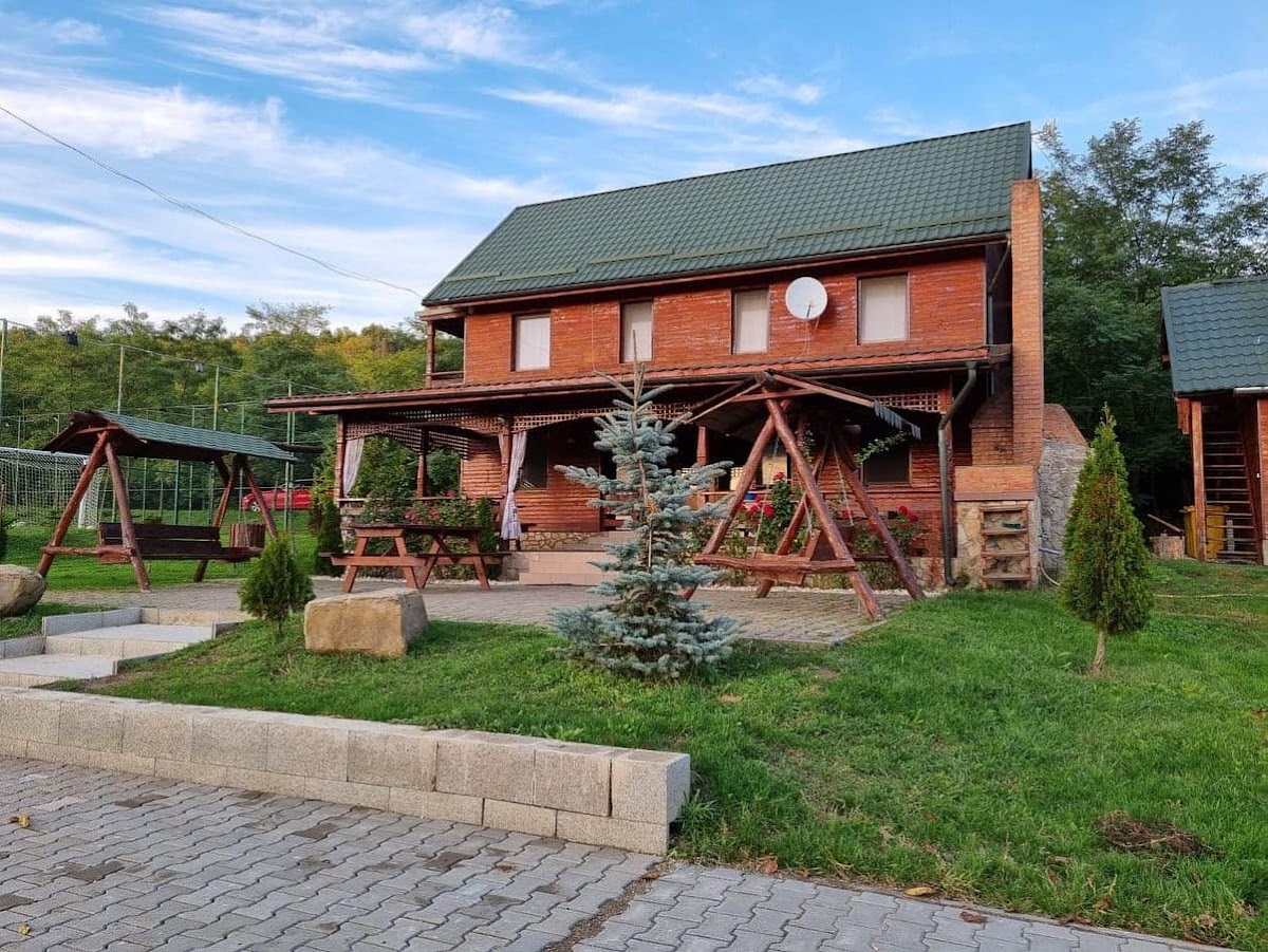 Cabana Valea Căprioarei - foto 1