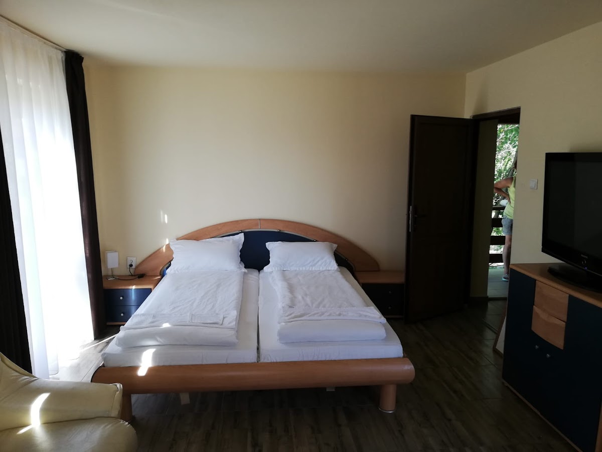 Cabana Valea Căprioarei - foto 2