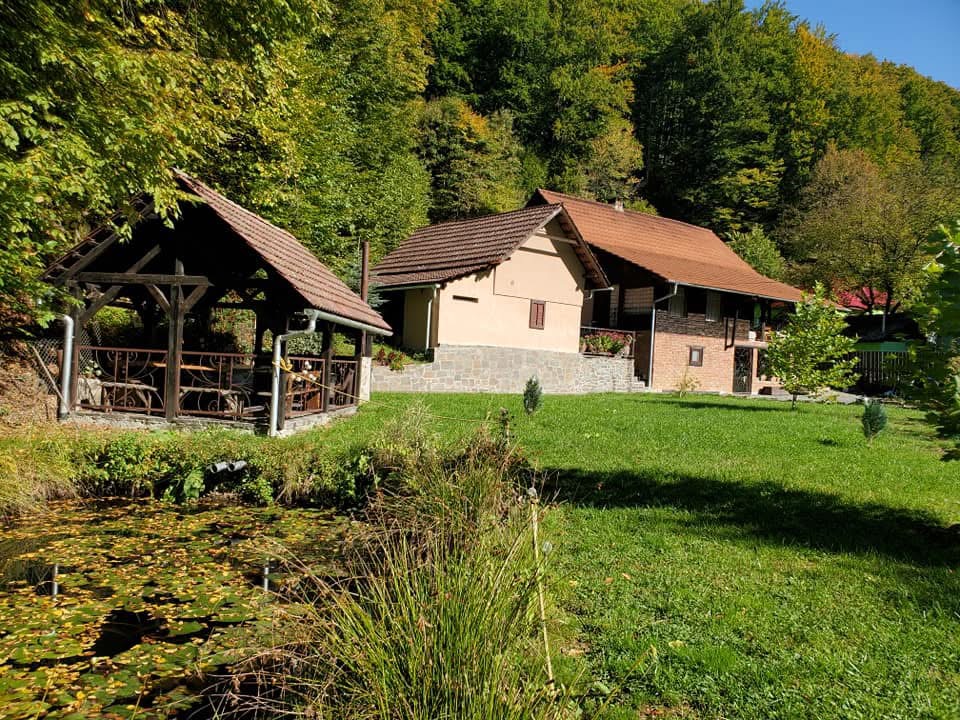 Cabana Valea Neagră 1 y 2