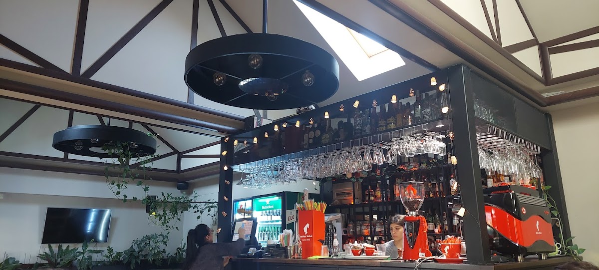 Cafe des Amis