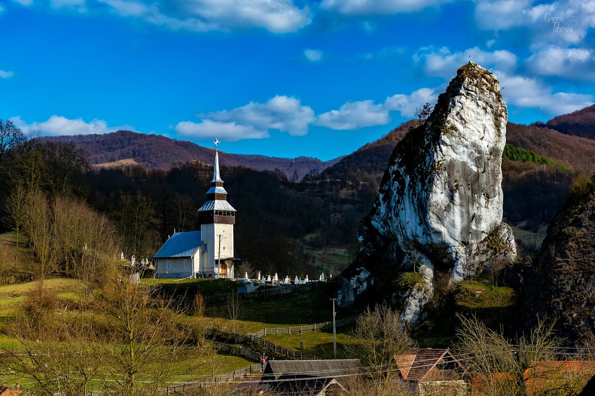Calcarele de la Valea Mică - foto 2