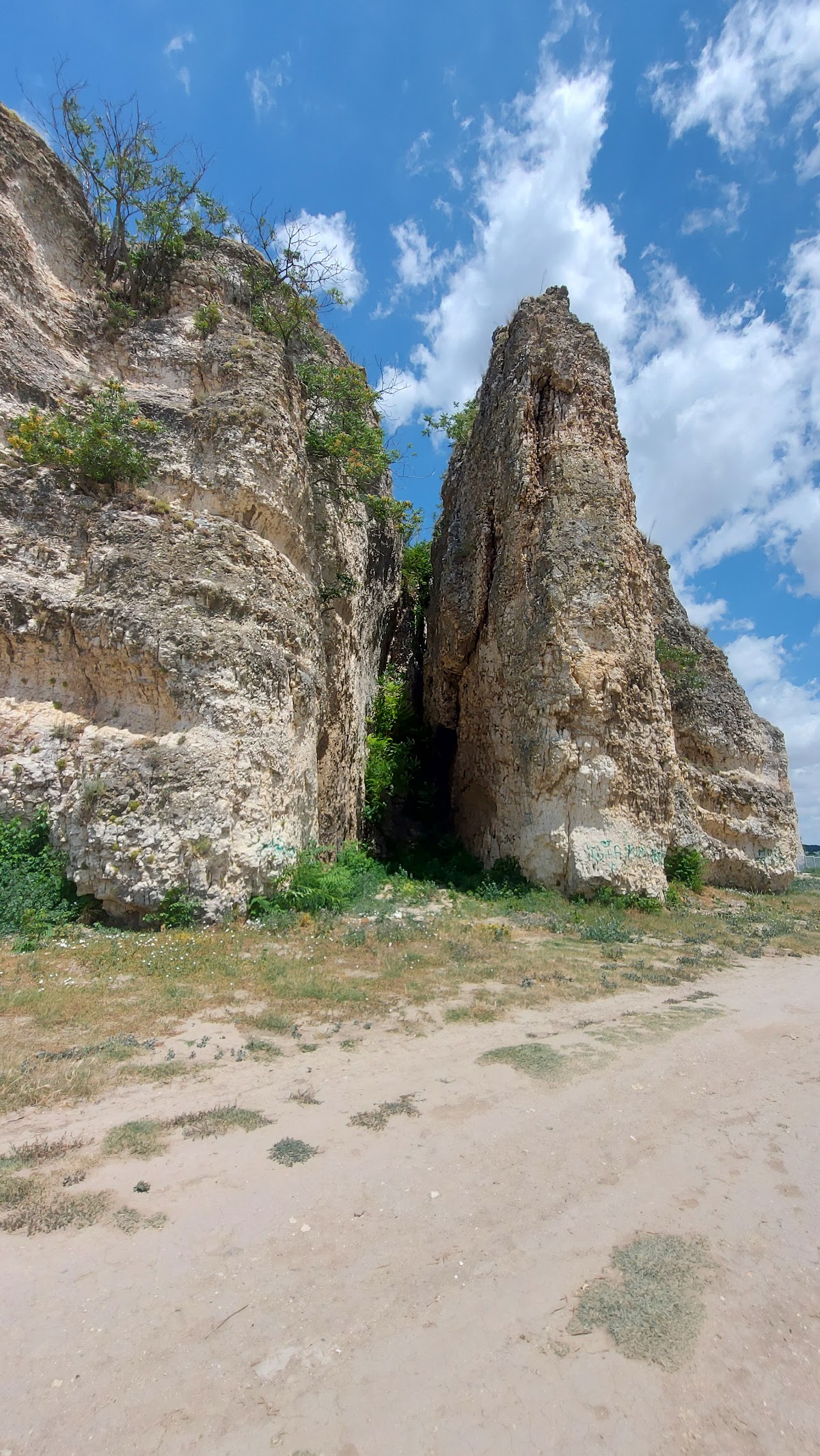 Canaralele de pe Dealul Cetății - foto 3