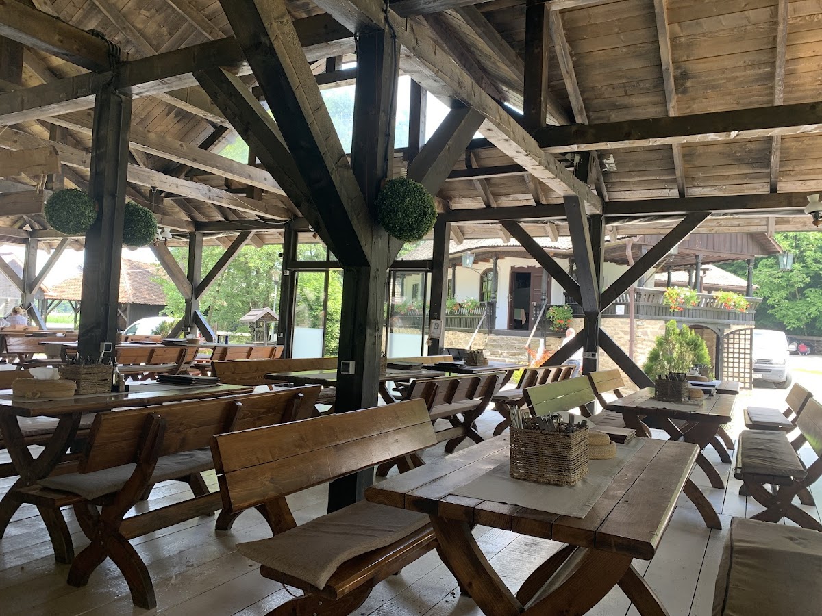 Cârciuma din Bătrâni - foto 1