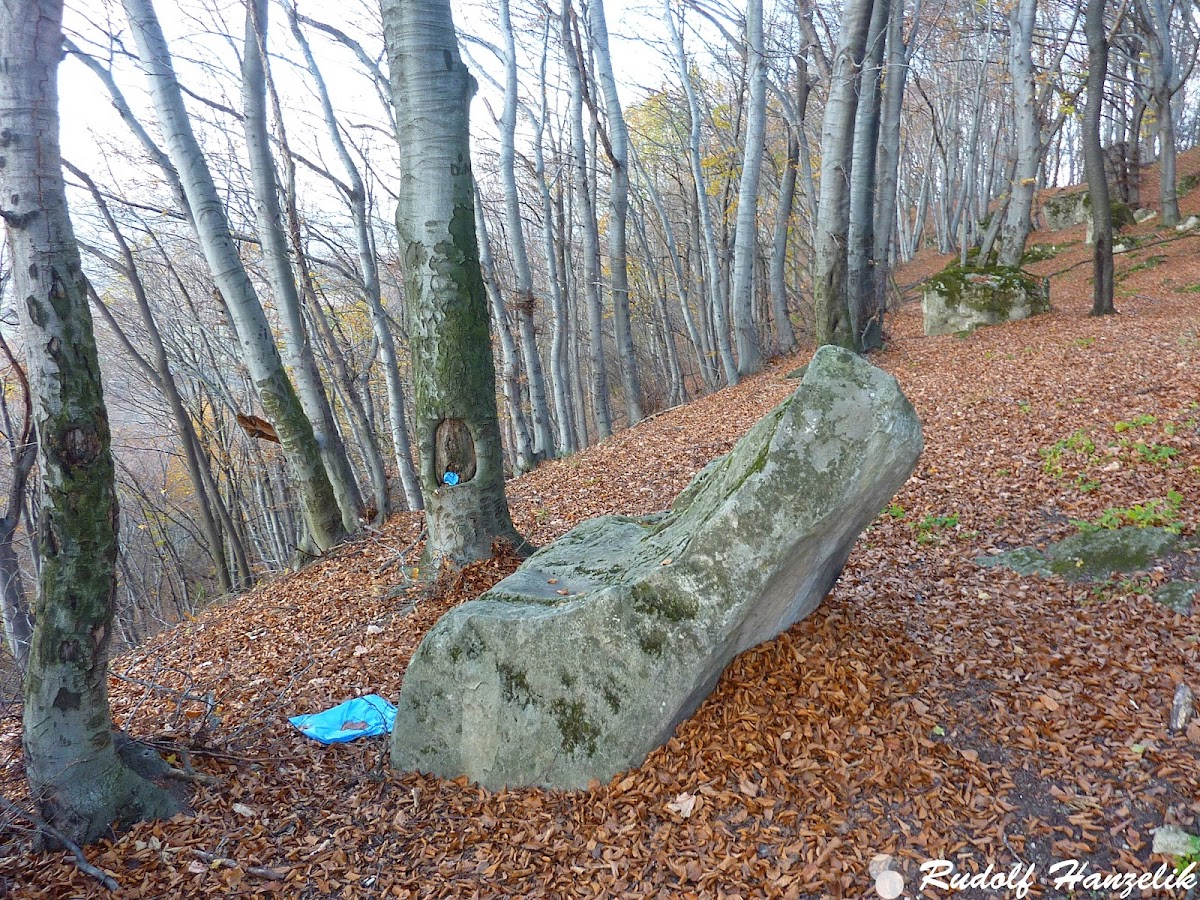 Cariera Dacică Măgura Călanului - foto 2