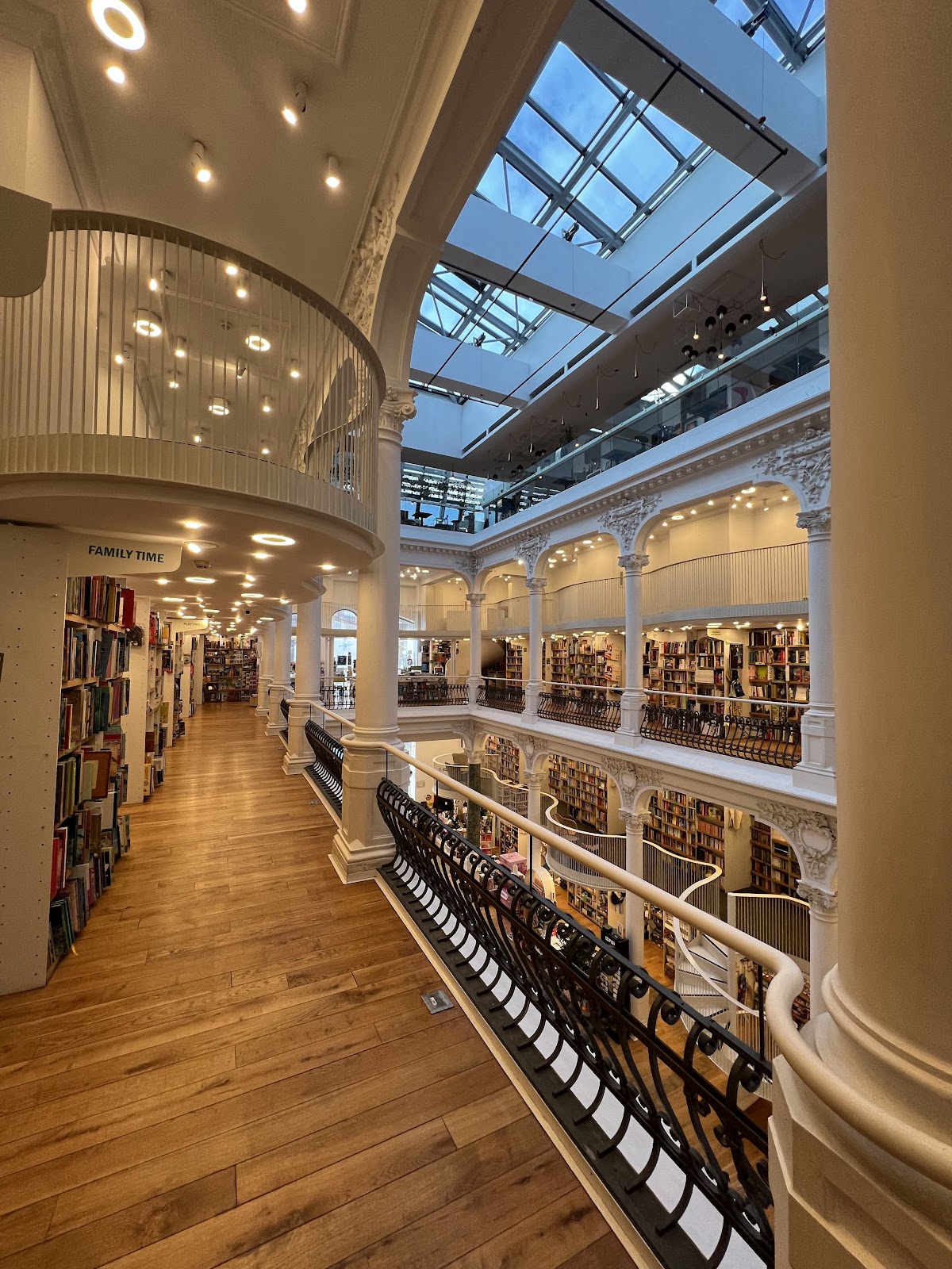 Cărturești Carusel - foto 3