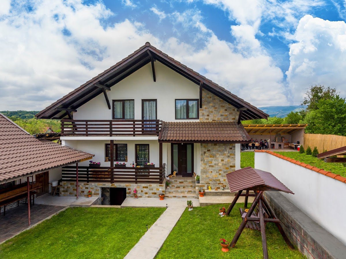 Casa Andra si Denis