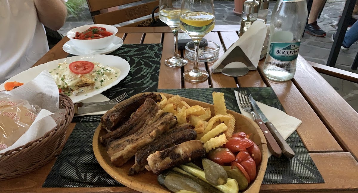 Casa Bucătarului - foto 2