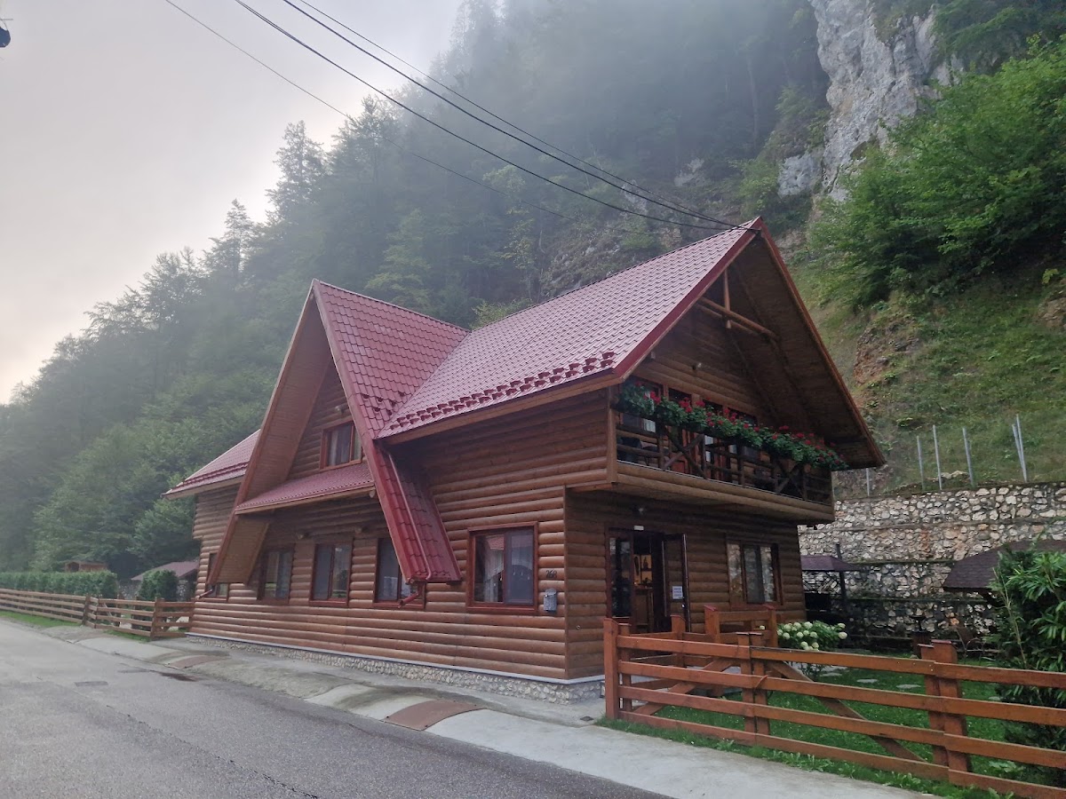 Casa Cheile Dâmbovicioarei, Dâmbovicioara