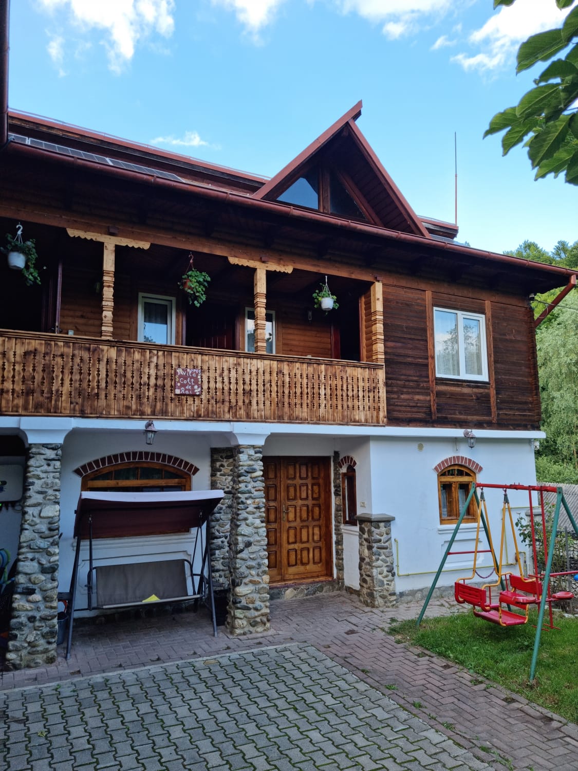 Casa Colț de Rai Brezoi