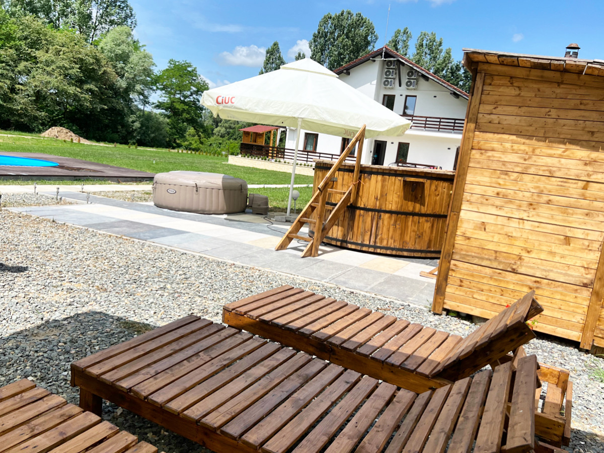 CASA CU FLORI Maramures