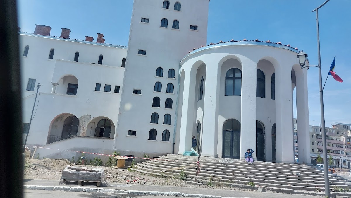 Casa de Cultură „Ionel Floașiu” - foto 4