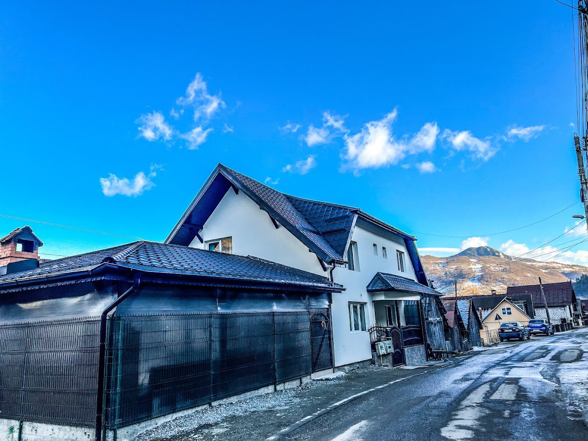 Casa de langa rau Rucar - foto 5