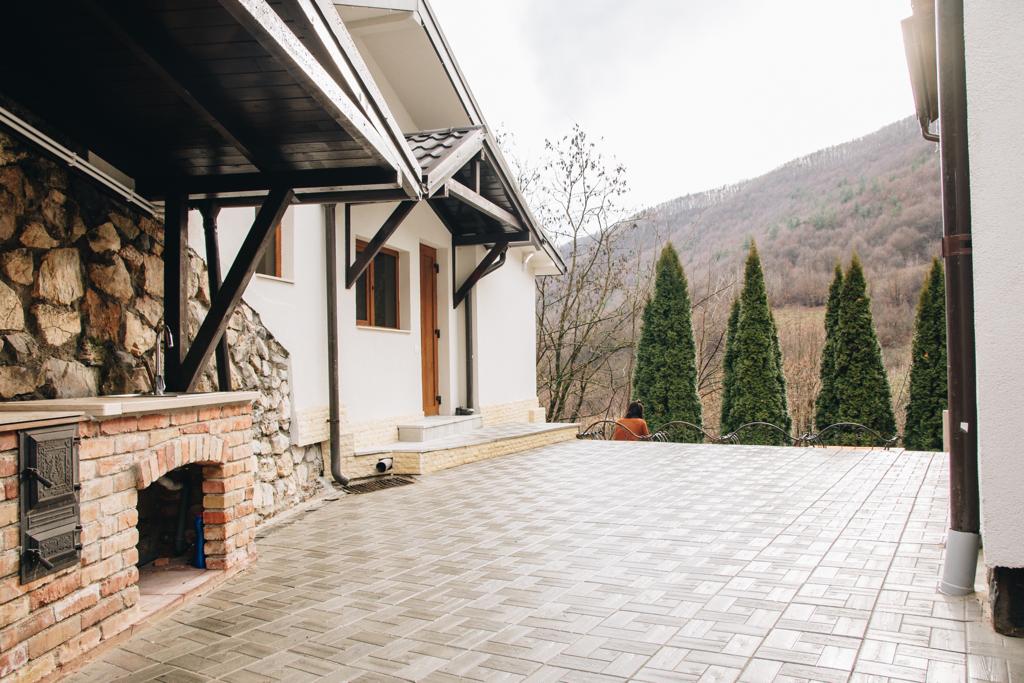Casa dintre Brazi Hunedoara