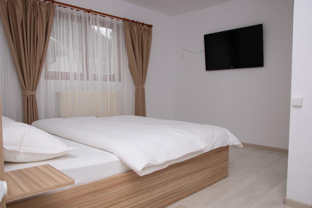Casa dintre Brazi Hunedoara