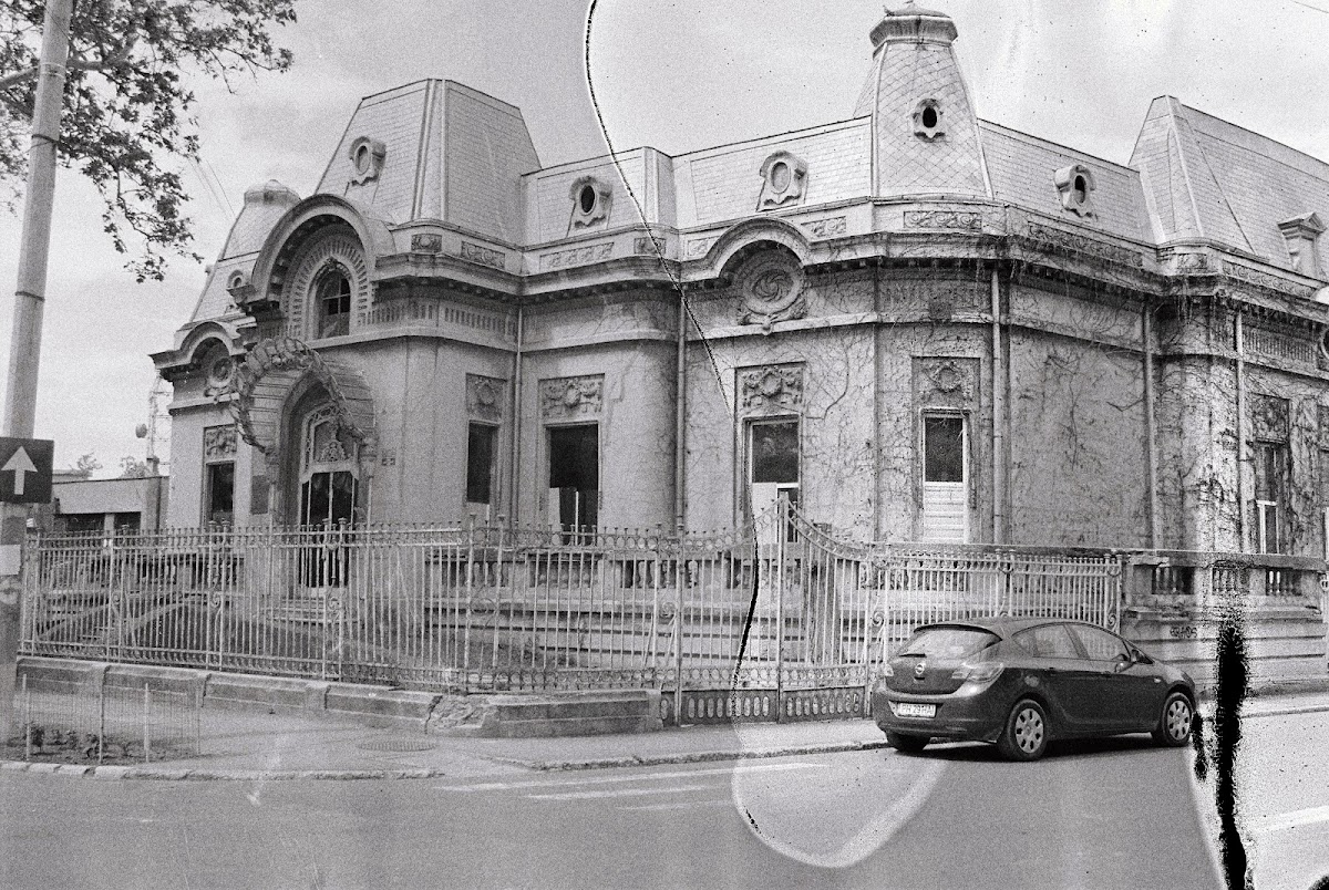 Casa Jean Troianos (casa cu stafii) - foto 5