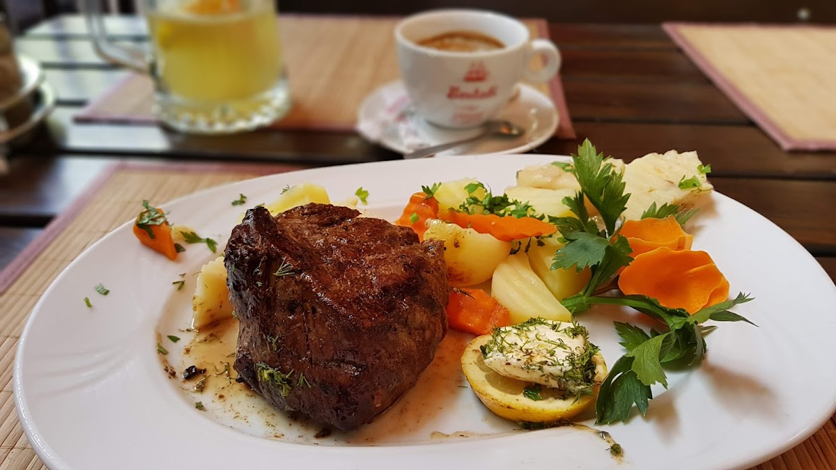 Casa Jienilor - foto 2