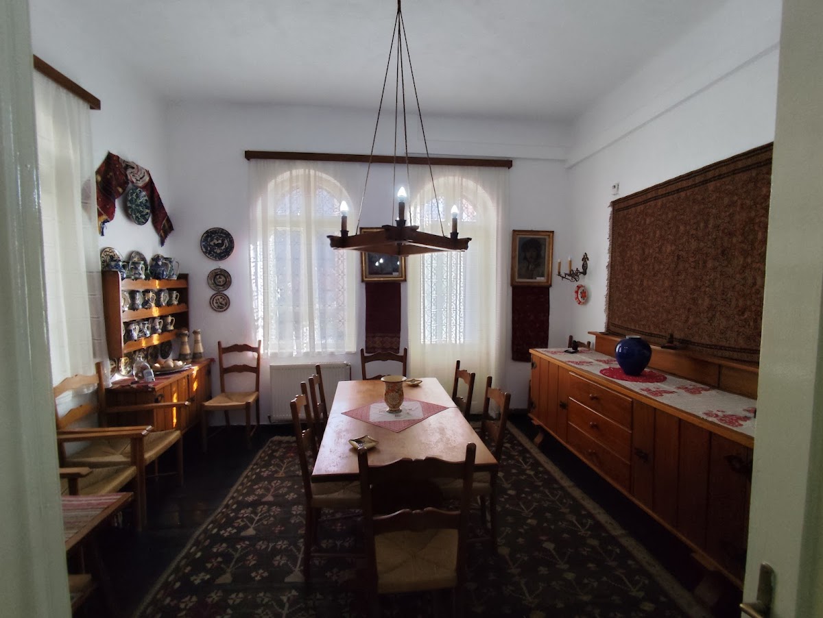 Cezar Petrescu Memorial House - foto 2