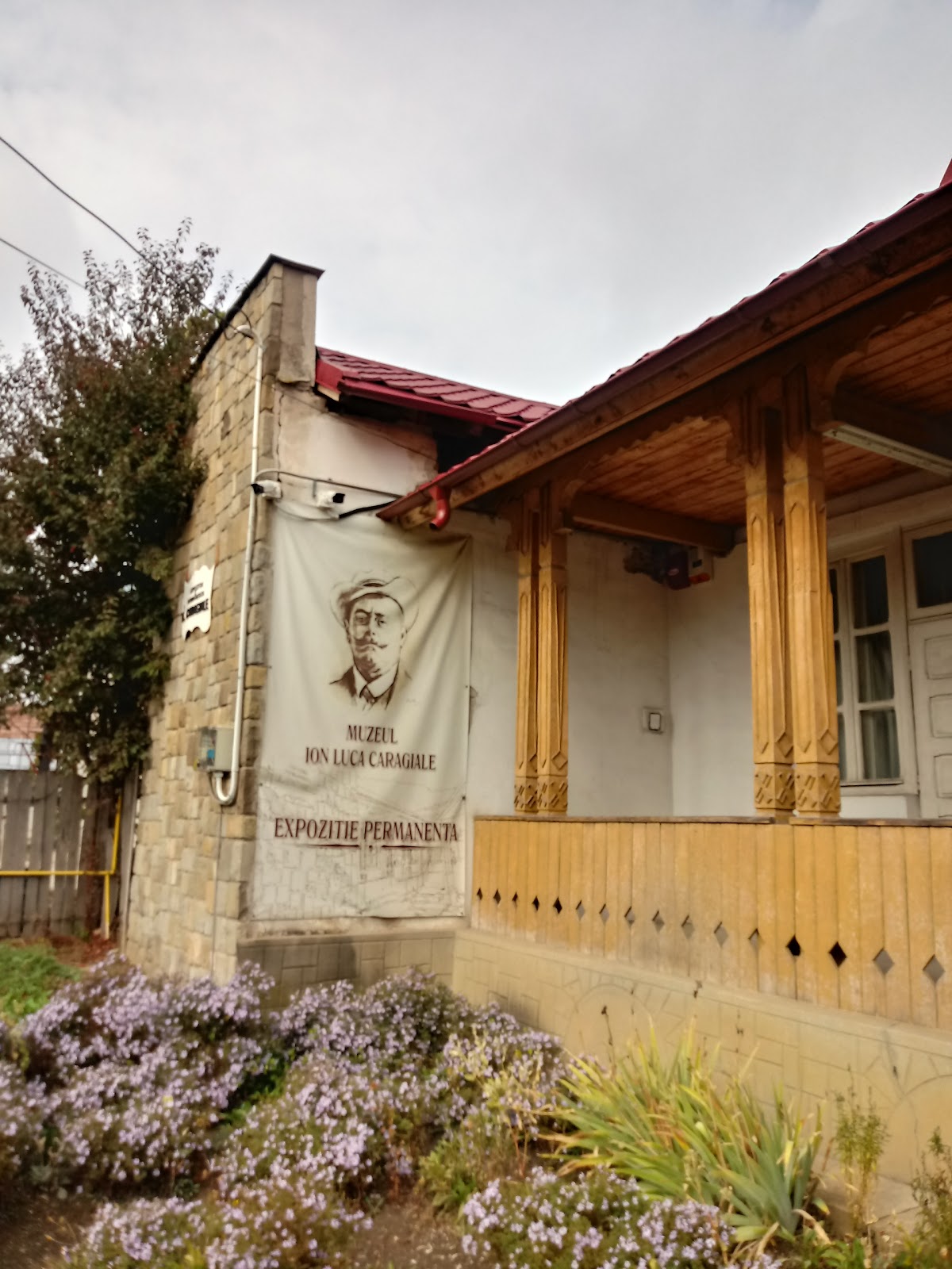 Casa Memorială Ion Luca Caragiale / - foto 2