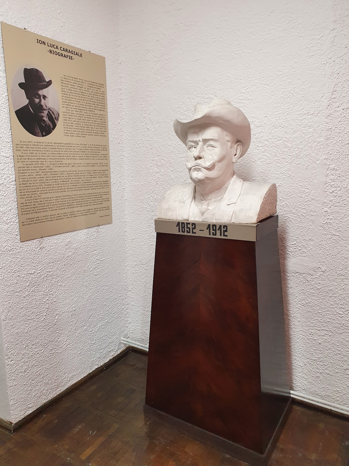 Casa Memorială Ion Luca Caragiale / - foto 3