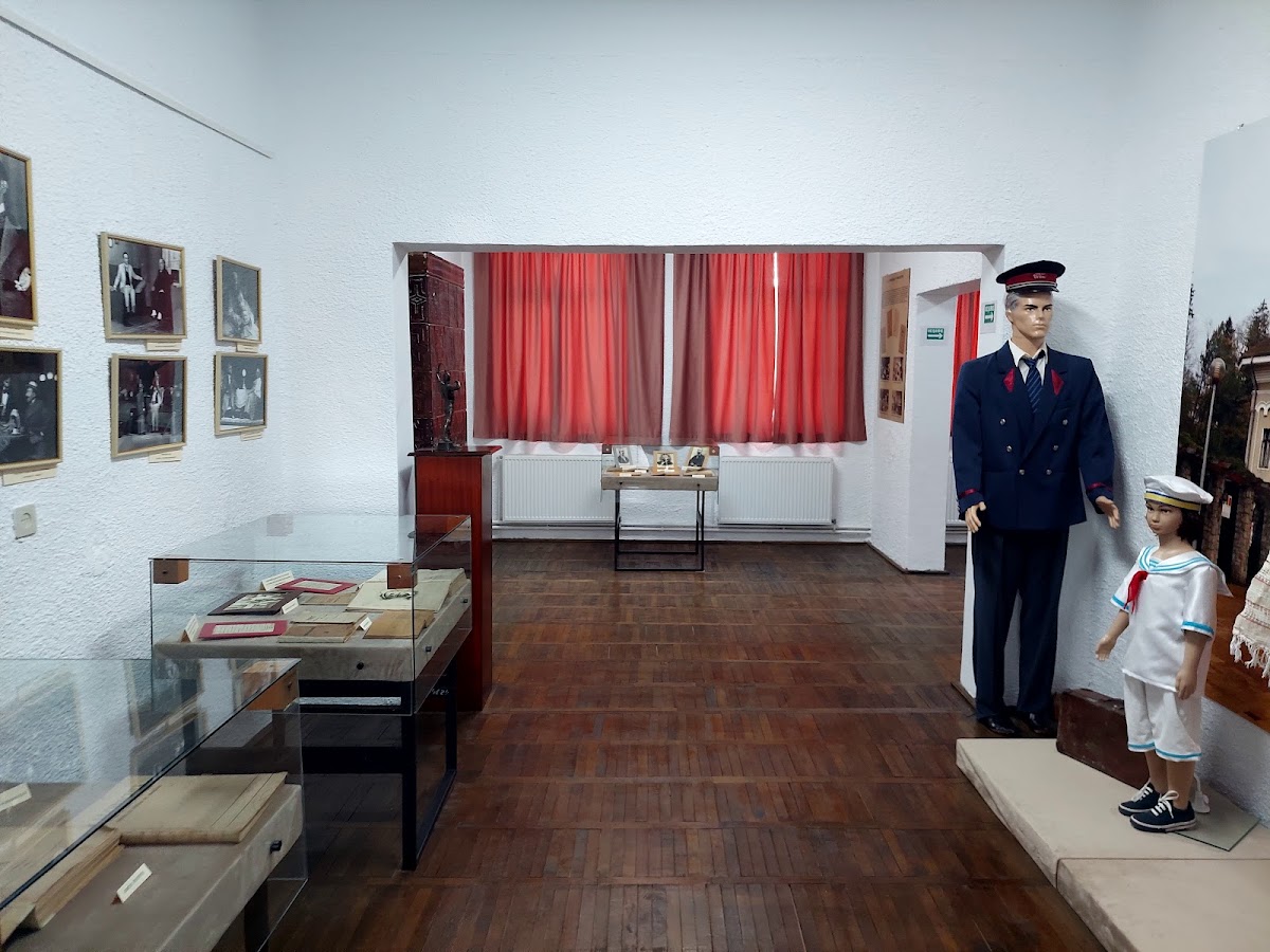 Casa Memorială Ion Luca Caragiale / - foto 4