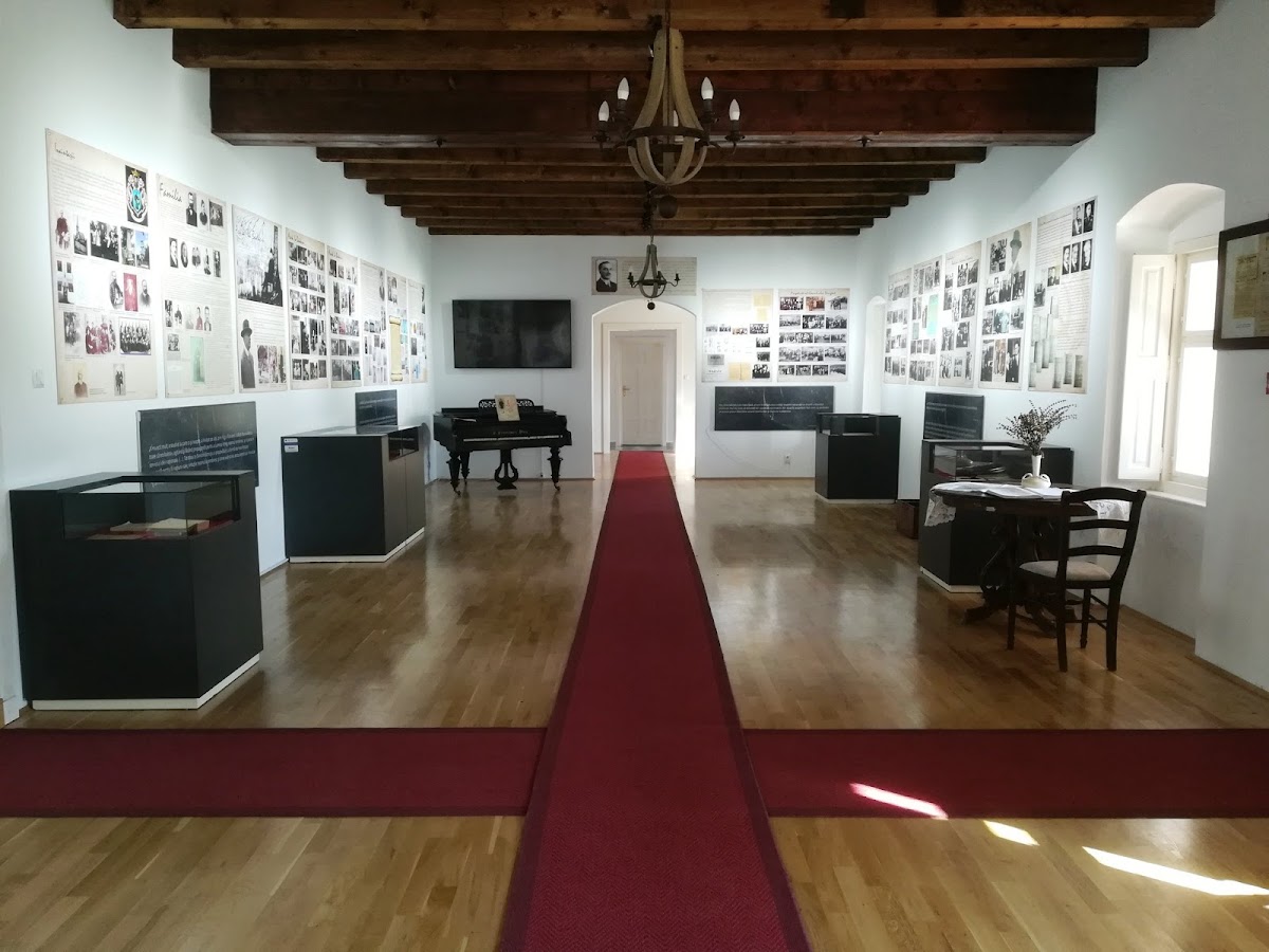 “Iuliu Maniu”纪念馆 - foto 3