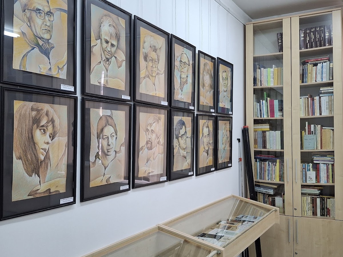 Casa Memorială Mihai Eminescu (Casa Roșie) - foto 2