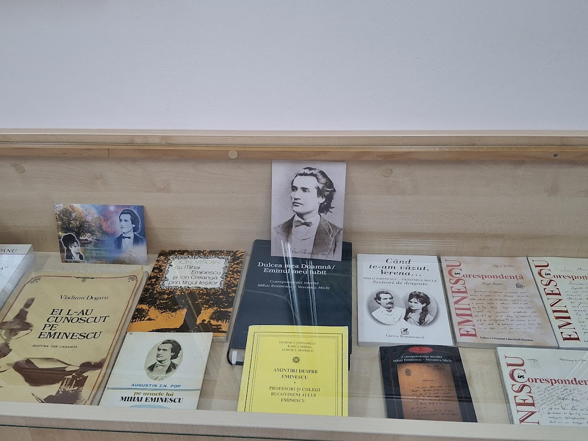 Casa Memorială Mihai Eminescu (Casa Roșie) - foto 3