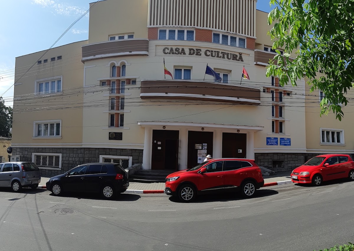 Städtisches Kulturhaus “Eugen Nicoară” Reghin - foto 4