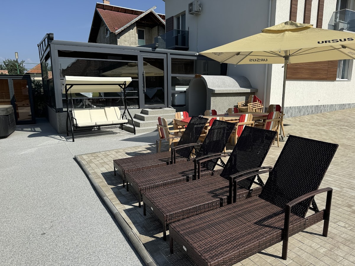 Casa Nicolescu Spa, Albeştii Ungureni