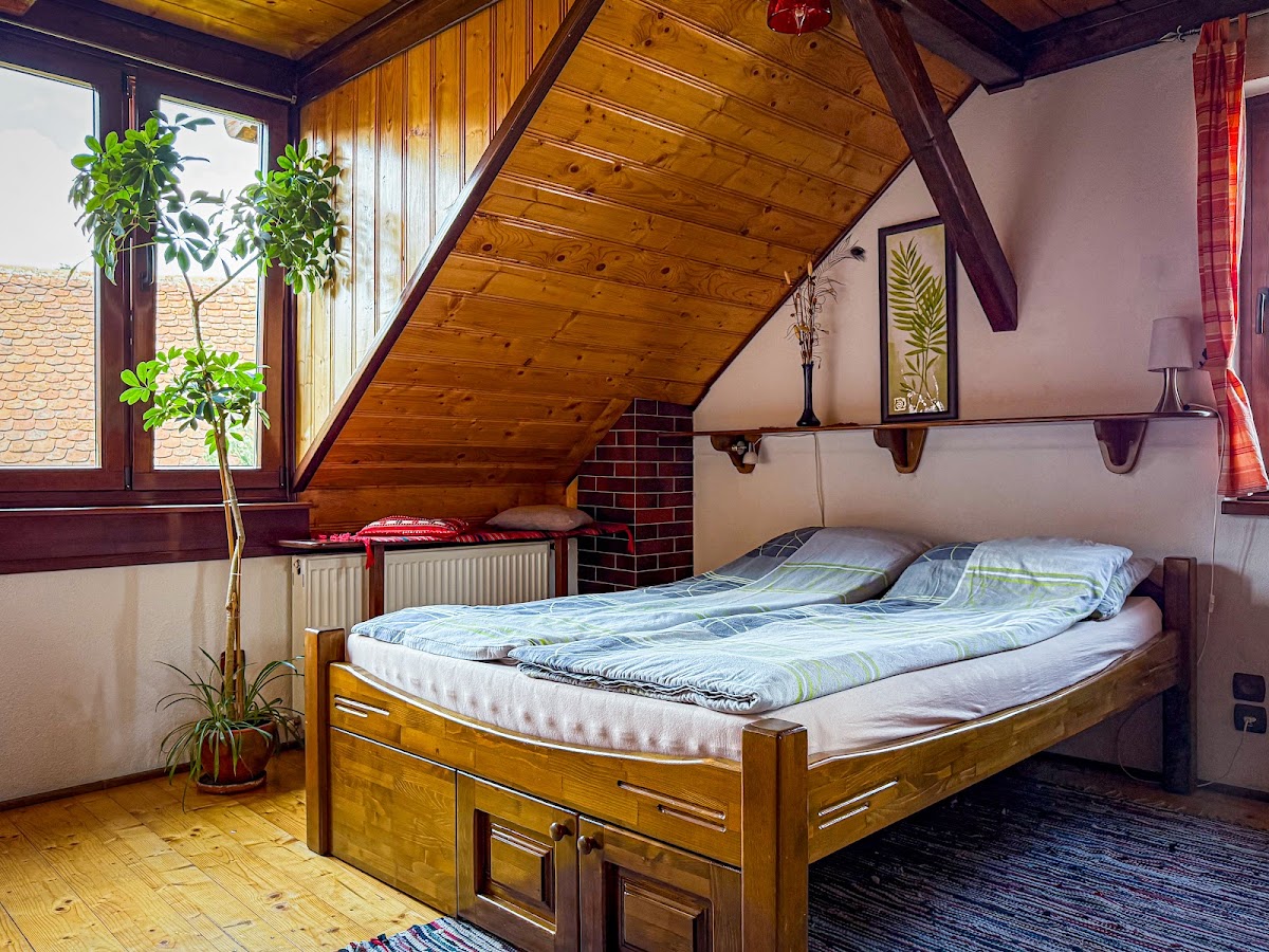 • Casa Vale din deal • - foto 2