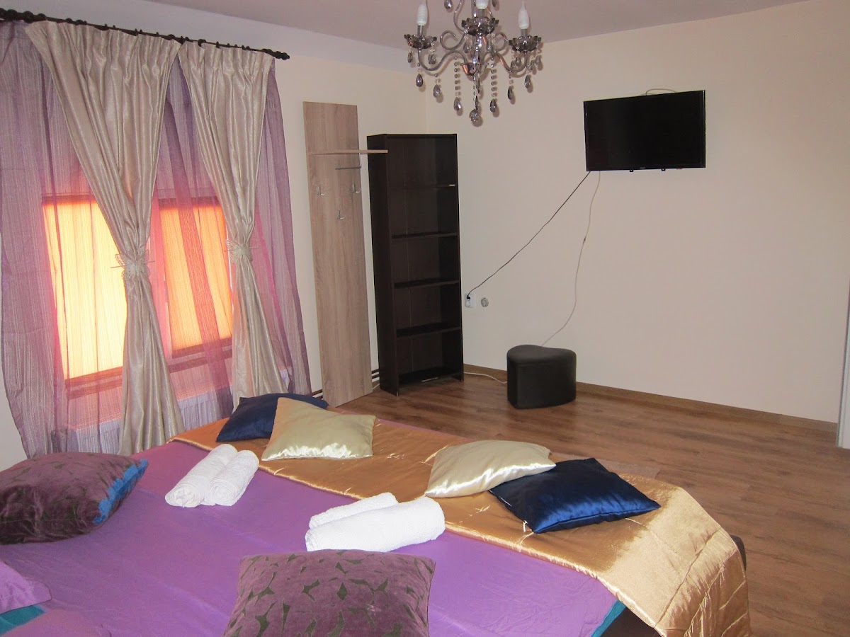 CasaGherghisan - foto 2