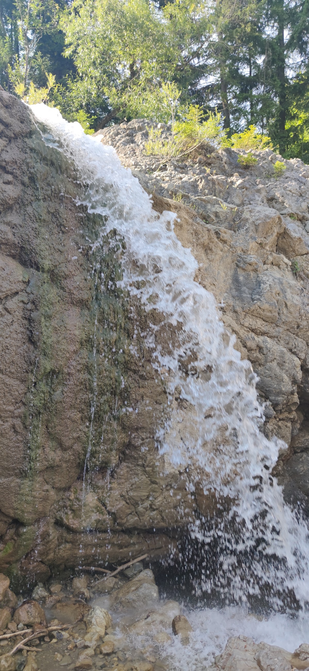 Cascada Iavardi - foto 2