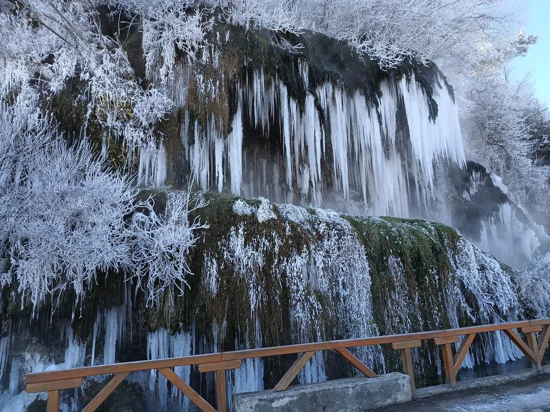Cascada Mezotermală Toplița - foto 1