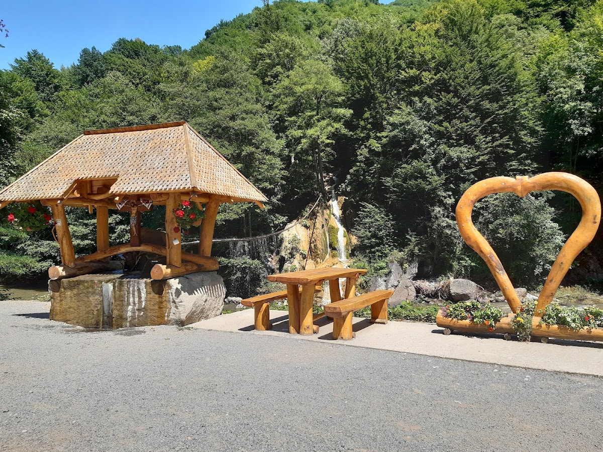 Șipote Waterfall - foto 4